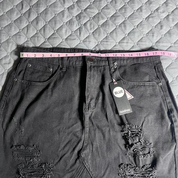 ✨Boohoo Blue Women’s Black Distressed Denim Skirt Size 12 US Raw Hem Mini NWT - Picture 7 of 7